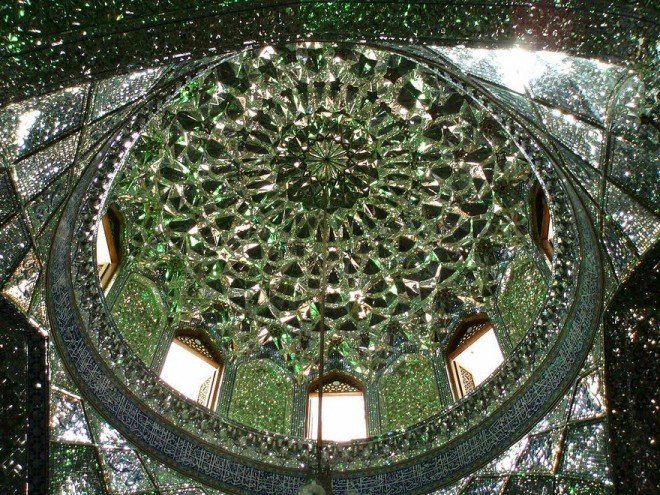 Мечеть, которая внутри выглядит как произведение искусства Мечеть, которая внутри выглядит как произведение искусства