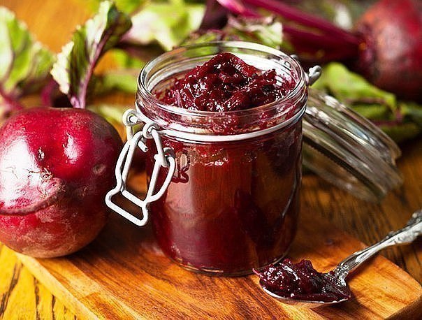 Остренькая и сочная свекольная икра. Очень вкусно!