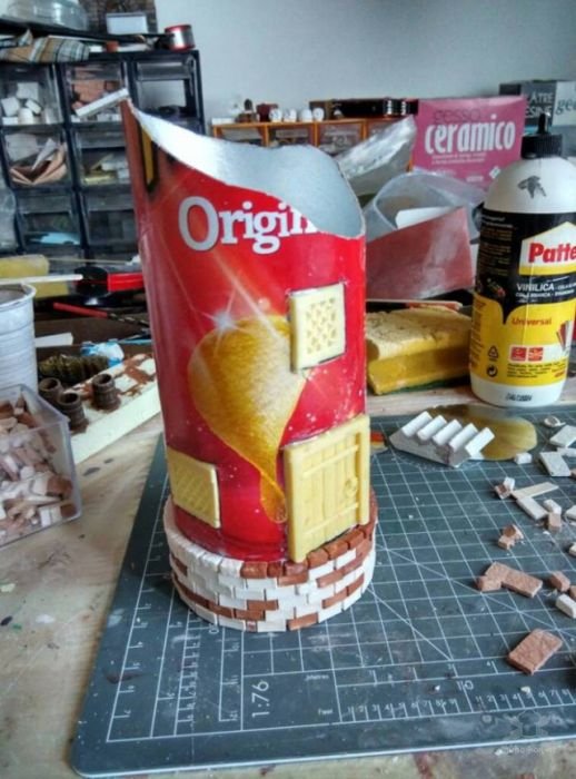 Клёвый сувенир из обычной банки из-под чипсов Клёвый сувенир из обычной банки из-под чипсов