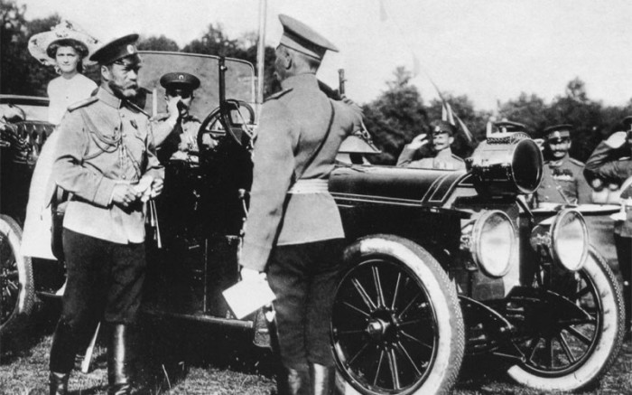 Передвижению Царя всегда уделялось большое внимание. Передвижению Царя всегда уделялось большое внимание.