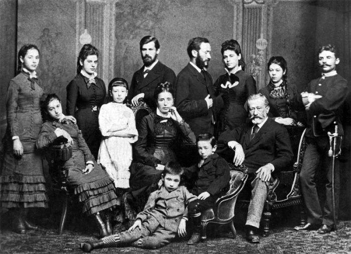 Семья Зигмунда Фрейда, 1876 г. | Фото: psychojournal.ru Семья Зигмунда Фрейда, 1876 г. | Фото: psychojournal.ru