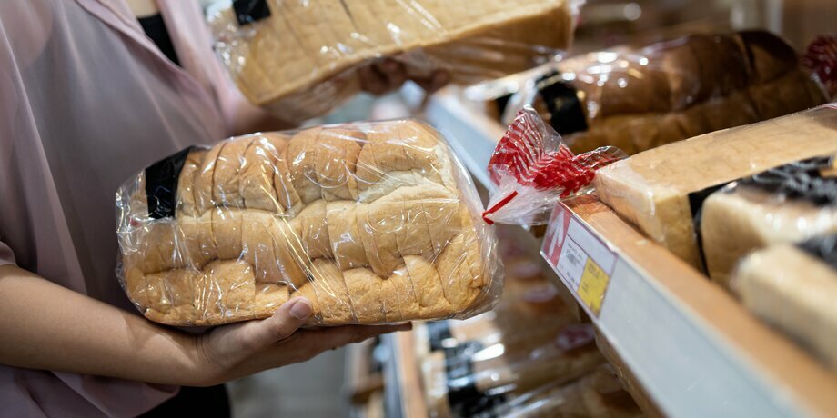 Почему опасно покупать нарезанный хлеб