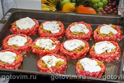 Мясные гнезда с квашеной капустой, Шаг 04