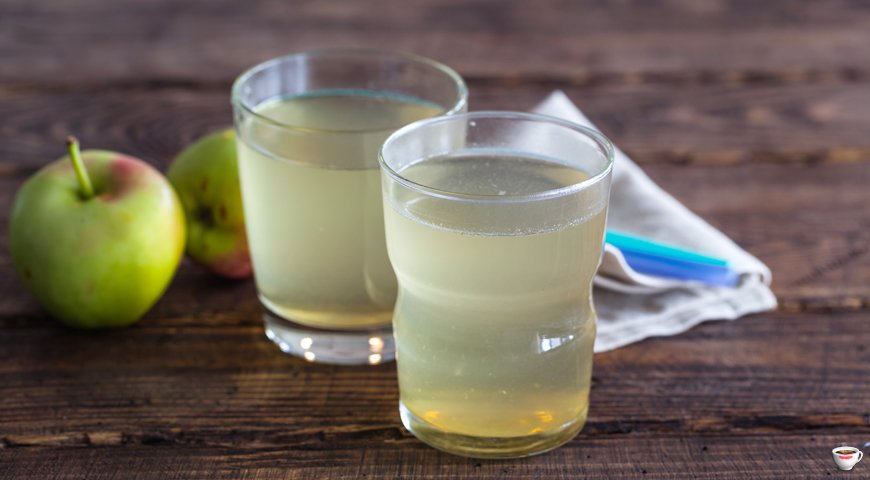 Яблочный напиток с медом в мультиварке