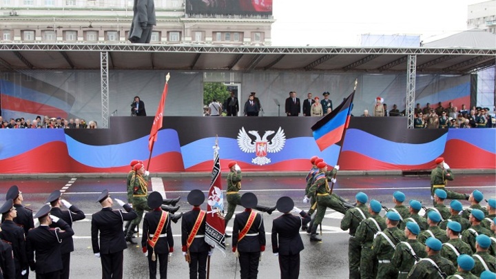 Военный парад и стотысячный «Бессмертный полк»: Как Донецк отметил День Победы