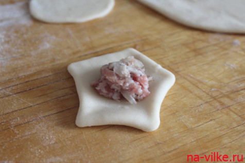 Начинка на кружке из теста