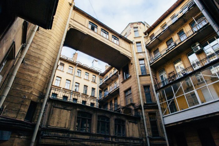 Дом Ю. Б. Бака. Эшеровский лабиринт. Кирочная улица, 24 Дом Ю. Б. Бака. Эшеровский лабиринт. Кирочная улица, 24