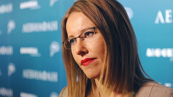 Ксения Собчак вновь обозвала всех россиян, которые выбирают Путина Ксения Собчак вновь обозвала всех россиян, которые выбирают Путина