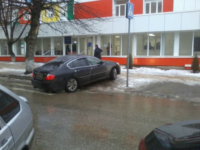 Парковка на пешеходном переходе. Парковка на пешеходном переходе