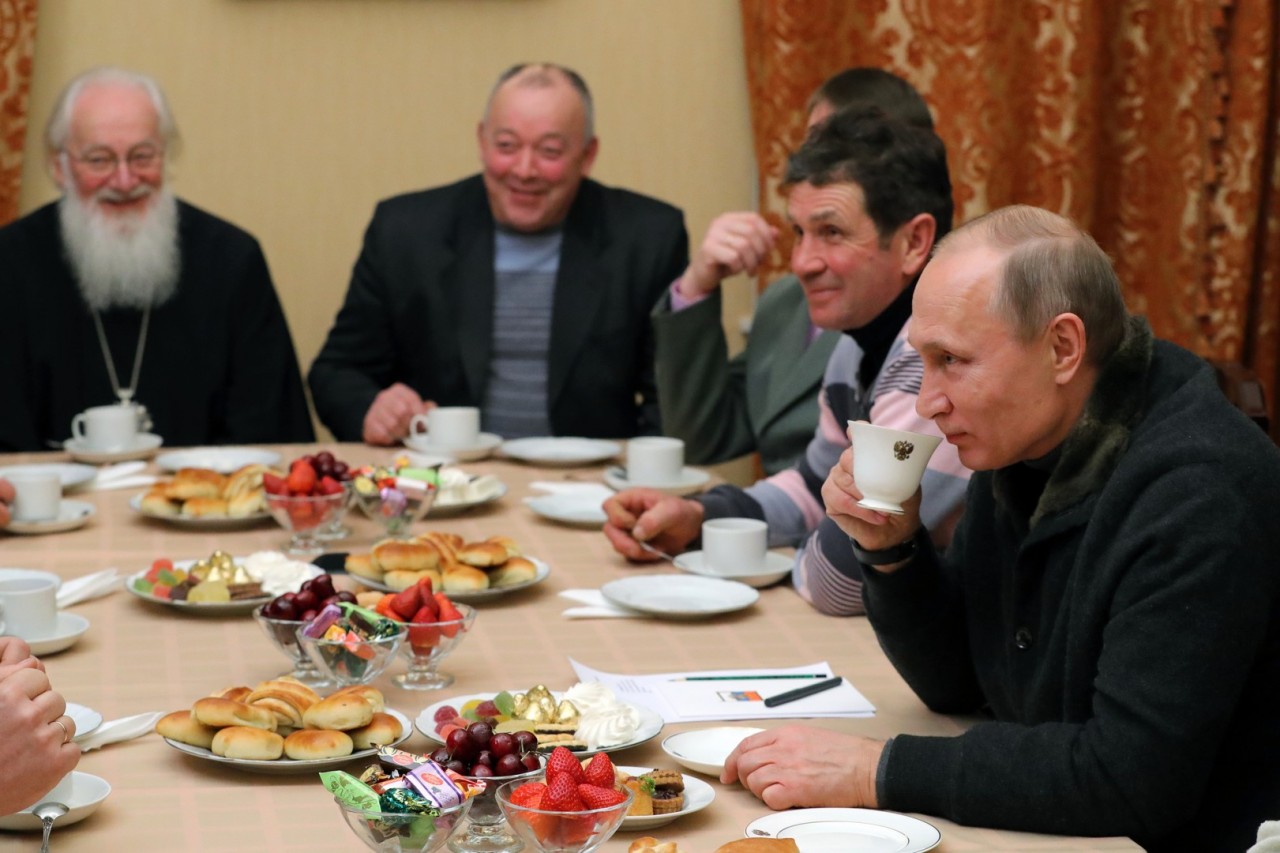 Путин в разговоре с рыбаками выразил уверенность, что 2017 год будет лучше предыдущего