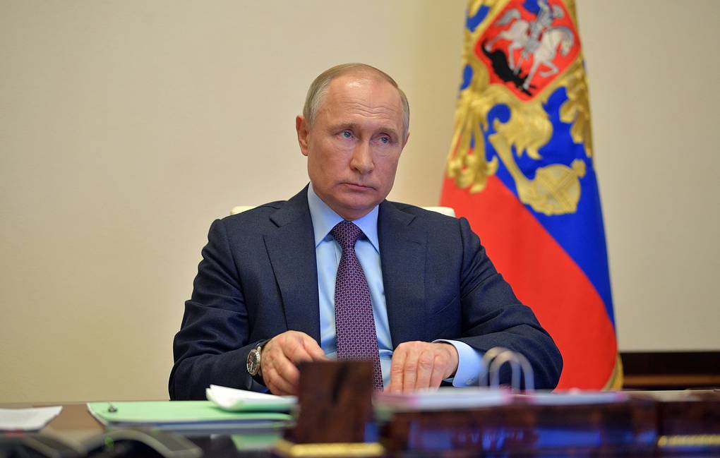 Губернаторы ожидают, что Владимир Путин продлит режим нерабочих дней до 11 мая.