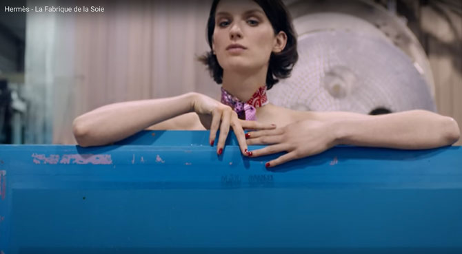 Hermès снял видео о производстве шёлковых платков