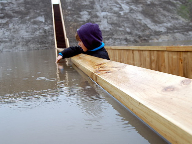 Invisible Pedestrian Bridge. , 