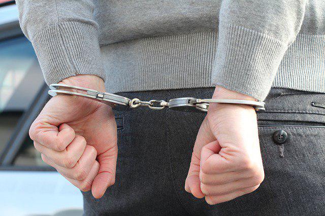Полицейские из Некрасовки поймали мужчину с мефедроном