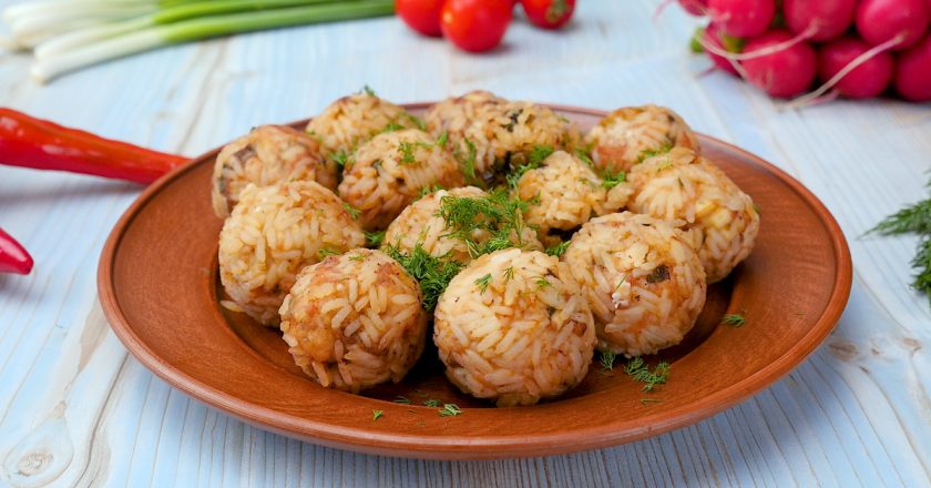Как приготовить шарики из курицы