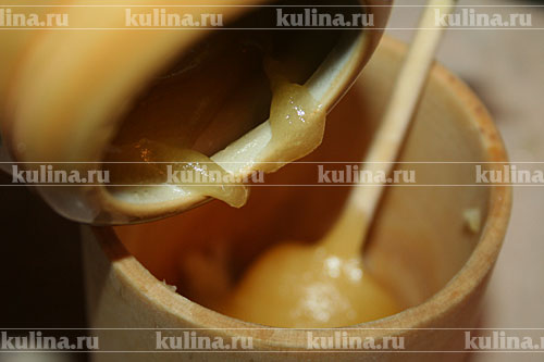 Индейка, фаршированная рисом с яблоками