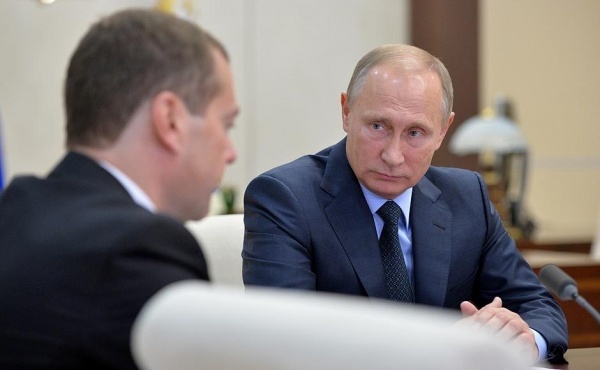 Всё правильно делает! "Владимир Путин приближает к себе друзей, а врагов - делает еще ближе" Всё правильно делает! "Владимир Путин приближает к себе друзей, а врагов - делает еще ближе"