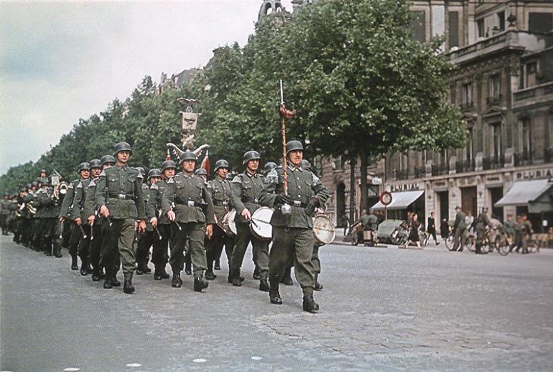 «Париж в оккупации 1941-44г». (Такая разная война. 48 фото)