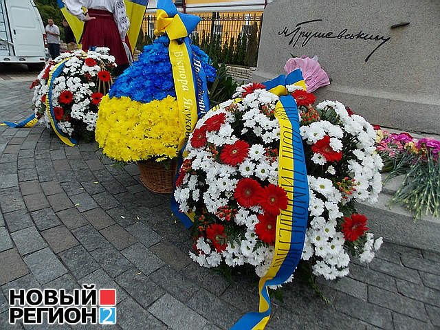 Новый Регион: День незалежности в Киеве: Янукович и оппозиция объявили, что не идут в союз с Москвой (ФОТО, ВИДЕО)