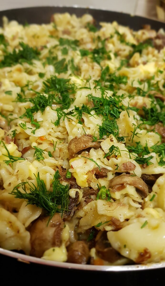 Приготовила на скорую руку макароны, муж сказал что вкуснее не ел Приготовила на скорую руку макароны, муж сказал что вкуснее не ел