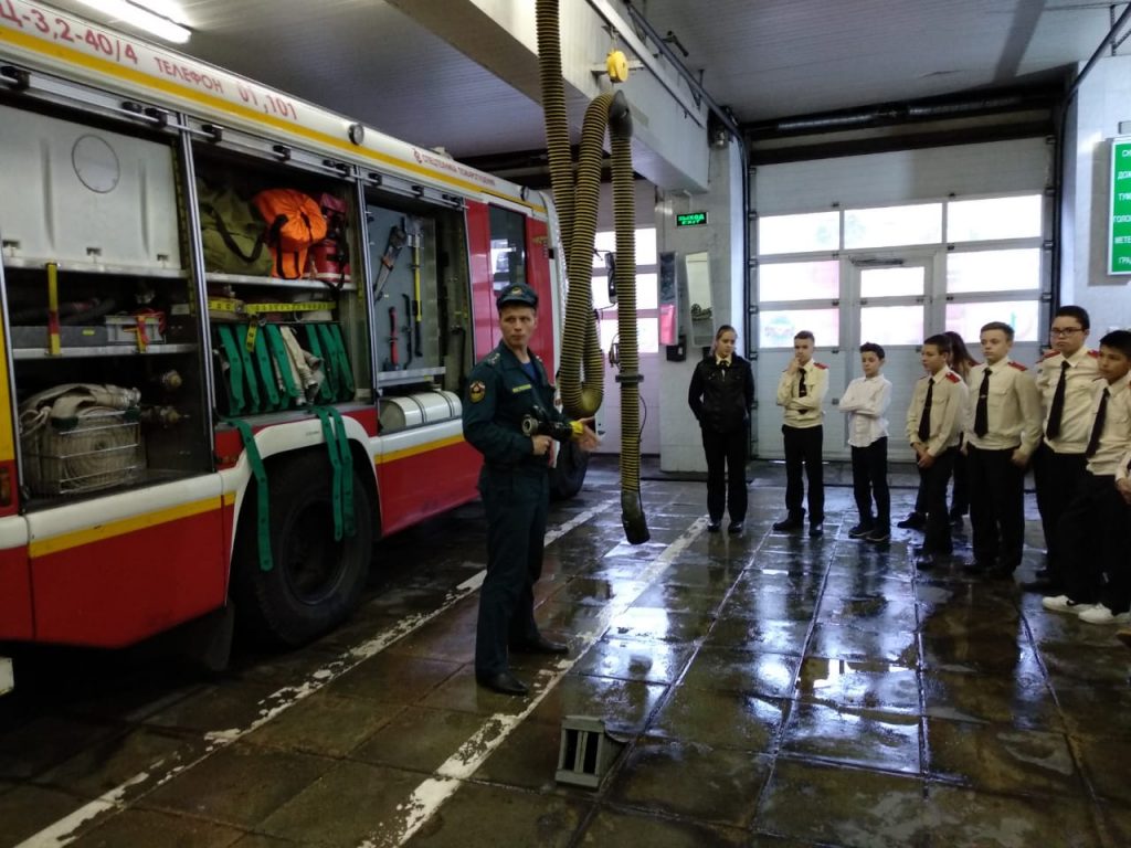 Сотрудники 39 Пожарно-спасательной части провели познавательную лекцию для кадетов СЗАО