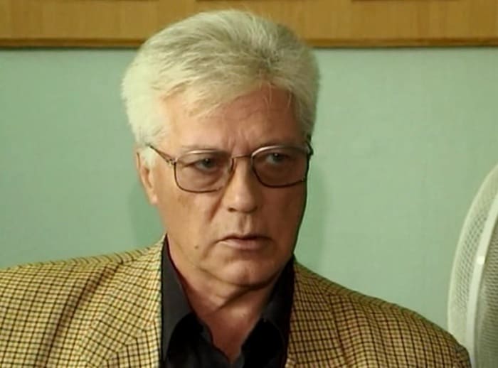 Евгений Жариков в фильме *Кодекс чести-1*, 2002 | Фото: kino-teatr.ru Евгений Жариков в фильме *Кодекс чести-1*, 2002 | Фото: kino-teatr.ru
