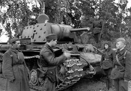 Трижды главный и трижды герой Трижды главный и трижды герой