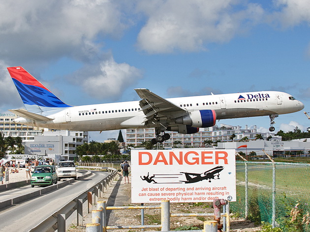Maho Beach. Остров Святого Мартина Maho Beach. Остров Святого Мартина