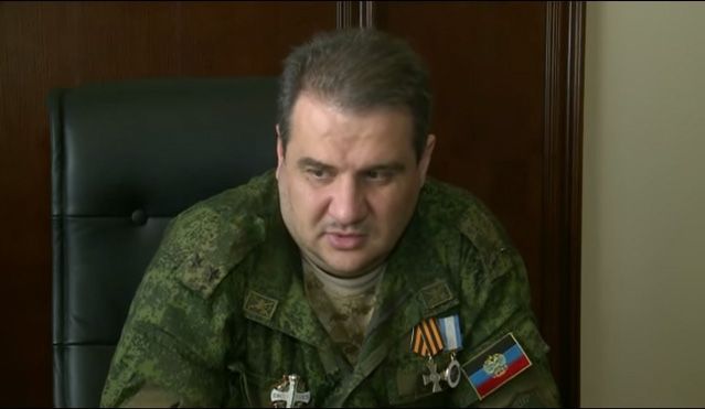 В результате взрыва в Донецке пострадали 8 человек, в том числе министр