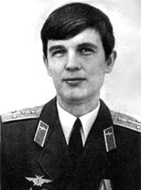 Иду на таран. Подвиги русских летчиков. Иду, на, таран, рассказ, о, последнем, воздушном, таране, в, истории, ссср, подвиги, русских, летчиков, великая, отечественная, война, вов