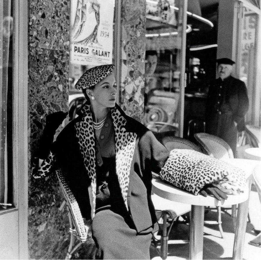 Классическая элегантность Dior: изысканные модели 1940-1960-х годов на улицах Парижа Классическая элегантность Dior: изысканные модели 1940-1960-х годов на улицах Парижа