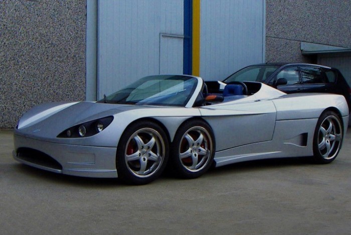 У Covini C6W было три оси. У Covini C6W было три оси.