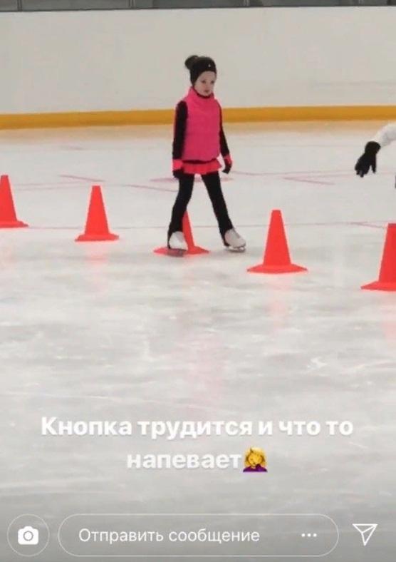 Актриса Виктория Исакова похвасталась спортивными достижениями дочери Актриса Виктория Исакова похвасталась спортивными достижениями дочери