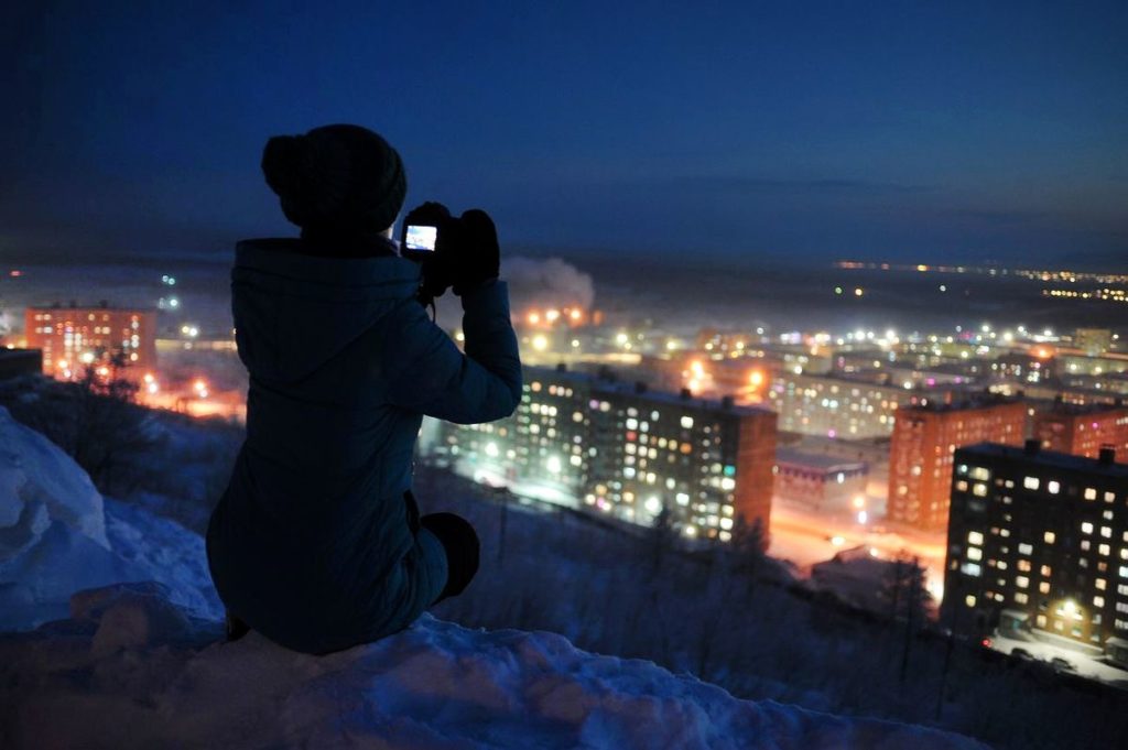 Россиянам объяснили, как «офисная полярная ночь» влияет на режим сна