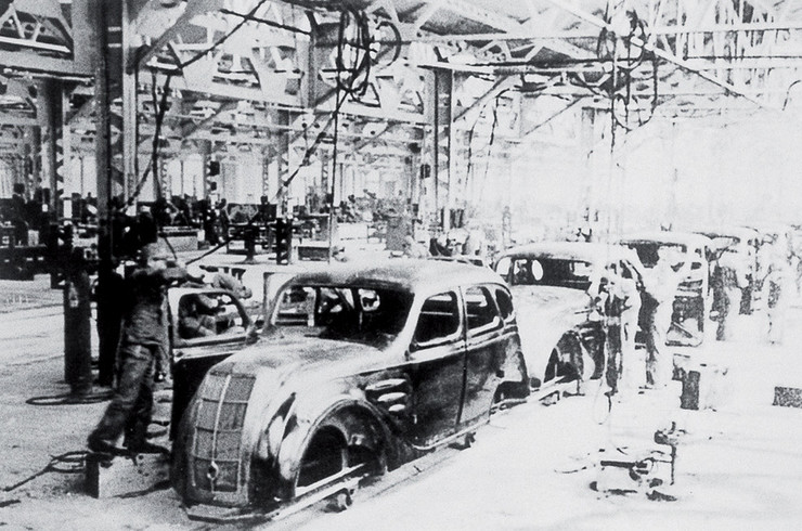 История Toyota: как вместо ткацких станков выпускать машины - Фото 9