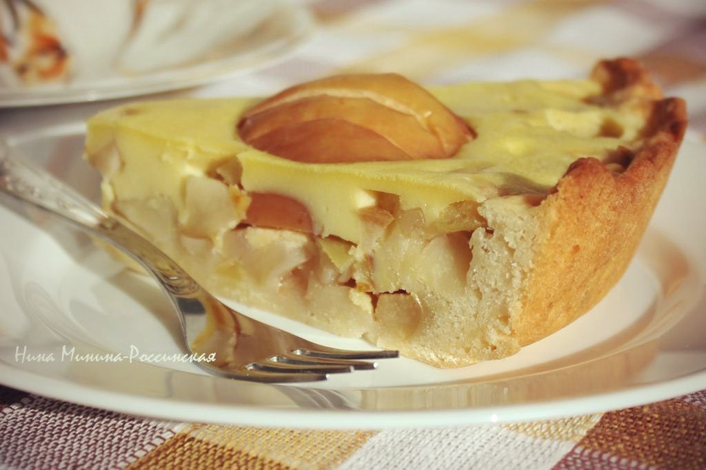 Яблочный заливной пирог