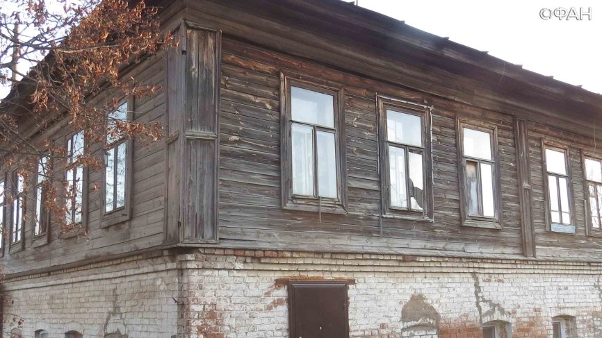Сами виноваты: чиновники обвиняют жильцов в разрушении векового дома в Нолинске