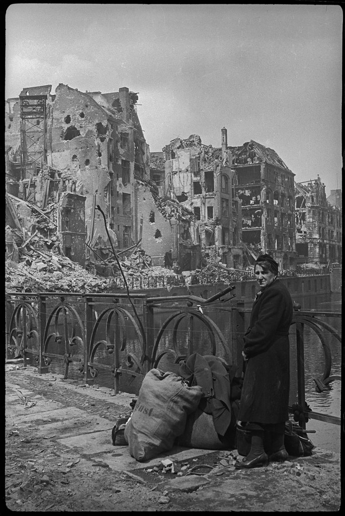 Привет из 45-го года...: уникальные фотографии Второй мировой войны