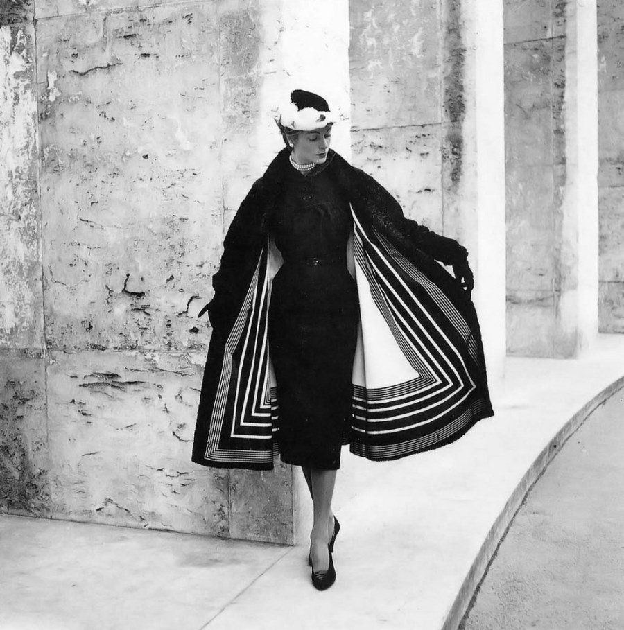 Классическая элегантность Dior: изысканные модели 1940-1960-х годов на улицах Парижа Классическая элегантность Dior: изысканные модели 1940-1960-х годов на улицах Парижа