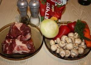 МЯСО, ТУШЕНОЕ С ШАМПИНЬОНАМИ И СЛАДКИМ ПЕРЦЕМ МЯСО, ТУШЕНОЕ С ШАМПИНЬОНАМИ И СЛАДКИМ ПЕРЦЕМ