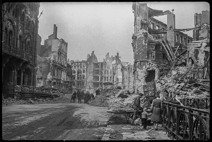 Привет из 45-го года...: уникальные фотографии Второй мировой войны