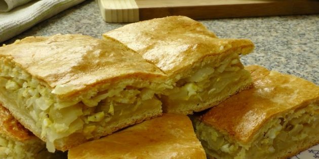 Дрожжевой пирог с капустой и яйцом Дрожжевой пирог с капустой и яйцом