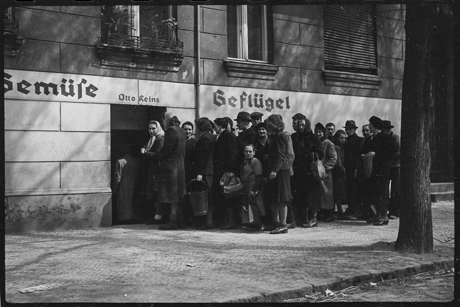 Привет из 45-го года...: уникальные фотографии Второй мировой войны