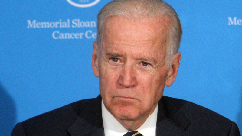 Новости США: Пустующий Госдеп, драка сторонников и противников Трампа, ликвидация лидера «Аль-Каиды» Новости США: Пустующий Госдеп, драка сторонников и противников Трампа, ликвидация лидера «Аль-Каиды»