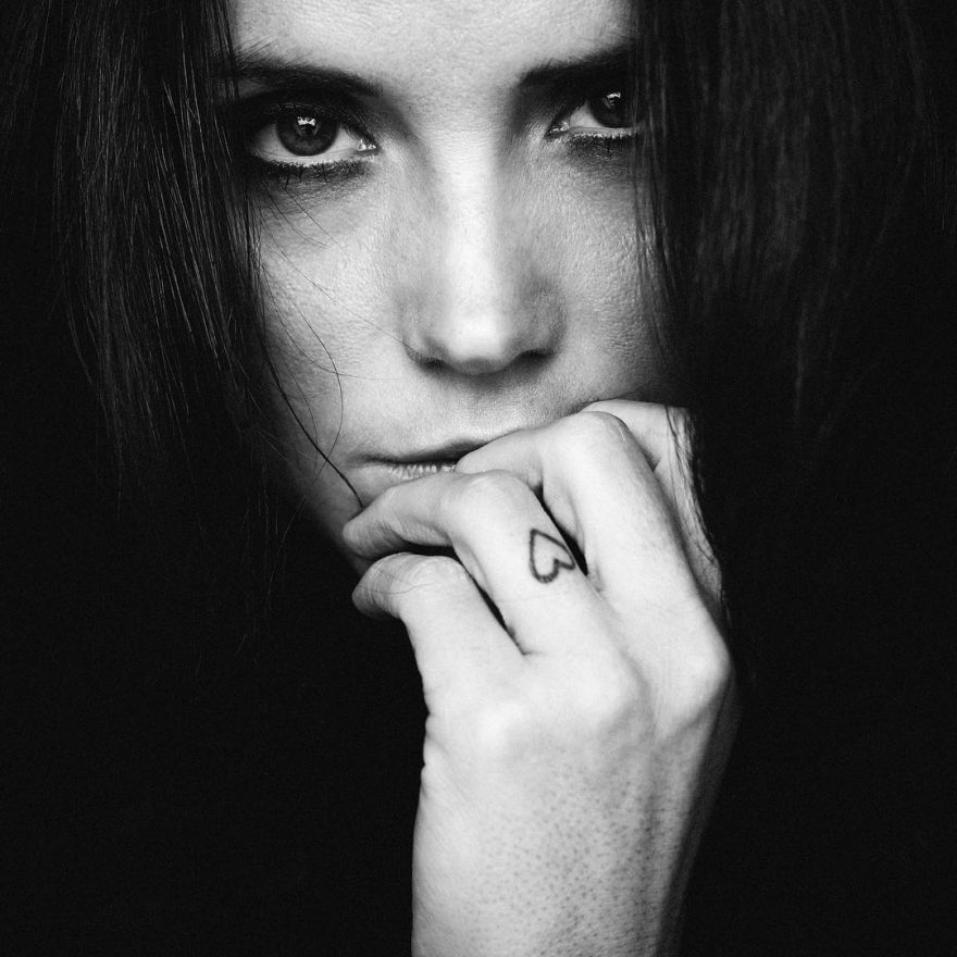 Потрясающая черно-белая фотография моды Маркуса Хоппе