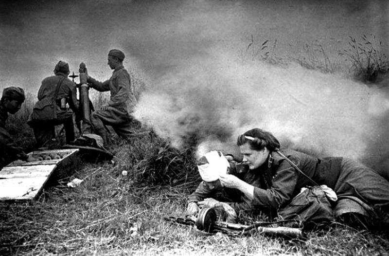 В годы Великой Отечественной войны 1941-1945гг. выполняли свой патриотический долг 500000 средних медицинских работников. В годы Великой Отечественной войны 1941-1945гг. выполняли свой патриотический долг 500000 средних медицинских работников. интересное, история, медсестры, подвиг, факты