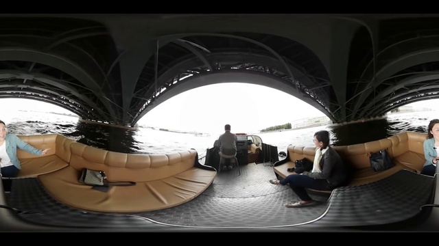 Обзорная экскурсия по Питеру на лодке Обзорная экскурсия по Питеру на лодке