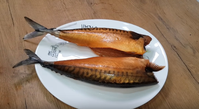 Скумбрия как копченая. Очень вкусно и просто Скумбрия как копченая. Очень вкусно и просто