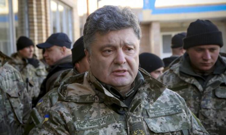 Порошенко считает, что достичь мира на Украине ему поможет армия