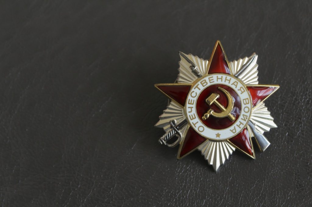 Лианозовский парк приглашает принять участие в акции «Окна Победы»